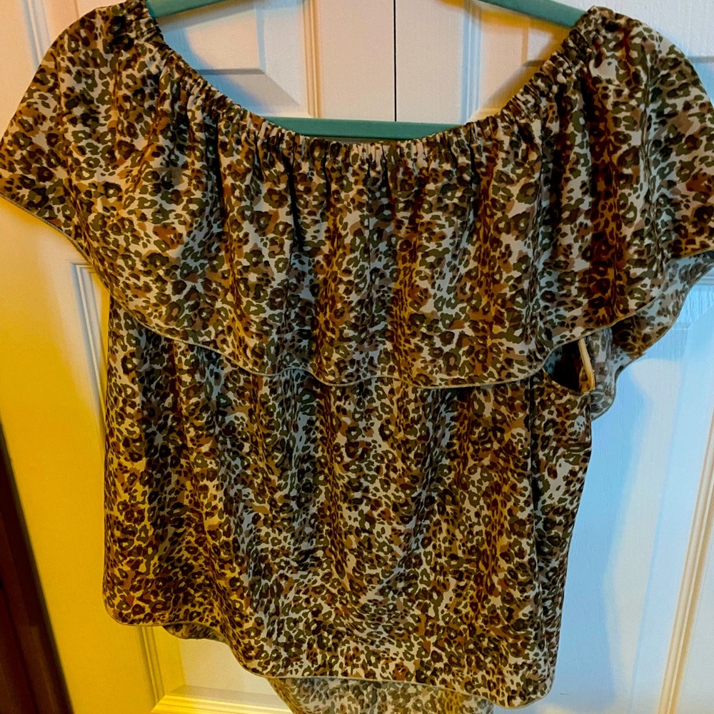 Aritzia - Wilfred - Off Shoulder Shirt - L